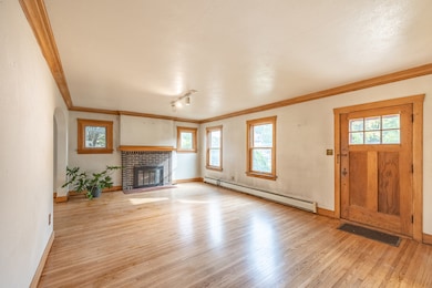 402 Orange St, Elgin, IL 60123 - photo 6