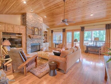 006_Living Room