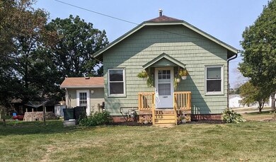 1005 E 10th St S, Newton, IA 50208 - photo 2