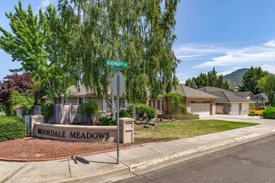 2401 Meadow Creek Dr, Medford, OR 97504 - photo 5