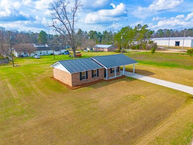 107 Cecil Cir, Fitzgerald, GA 31750 - photo 5