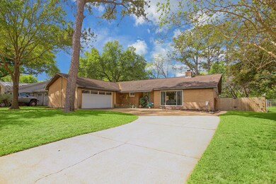 7527 Brush Wood Dr, Houston, TX 77088 - photo 3