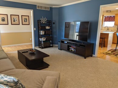 1099 Cranbrook Ln
