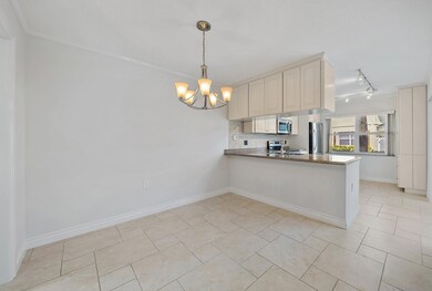 14 Amherst Ct unit B, Royal Palm Beach, FL 33411 - photo 6