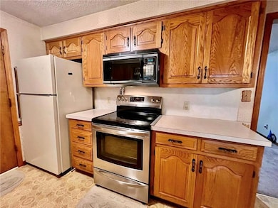 9744 Wallace Ave, Kansas City, MO 64134 - photo 3