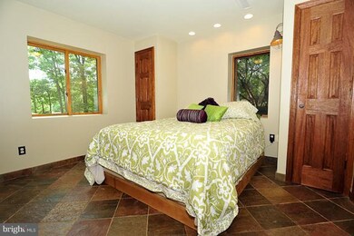 6614 Dearborn Dr, Falls Church, VA 22044 - photo 7