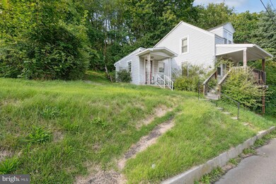 58 Ann St, Pottsville, PA 17901 - photo 2