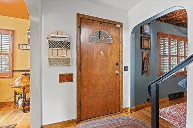 04-Entryway