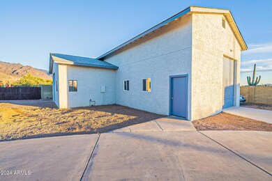 1,600 sqft Detached Garage