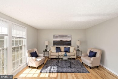 3602 Fishers Hill Ct, Fairfax, VA 22033 - photo 4