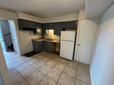 2904 Sweeney Ln unit C, Austin, TX 78723 - photo 4