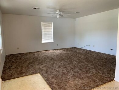 1108 S Bryan St, Okmulgee, OK 74447 - photo 4