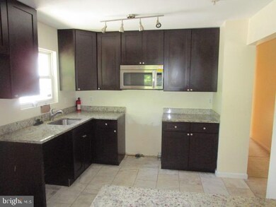 300 Goldleaf Ave, Capitol Heights, MD 20743 - photo 2