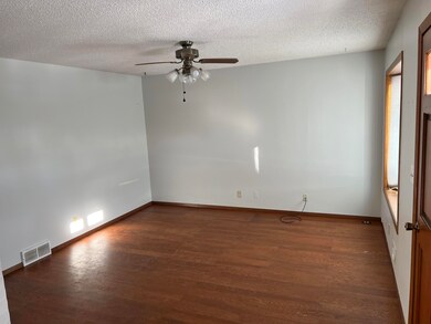 1408 E 5th Ave, Mitchell, SD 57301 - photo 2