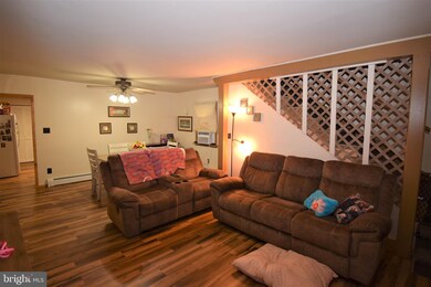 29 1/2 E Ridge St, Lansford, PA 18232 - photo 5