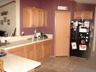 609 E 4th St, Hugoton, KS 67951 - photo 5