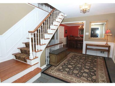 Entry/Foyer.