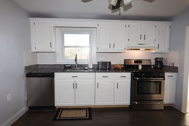 25 Hillside Ave, Middleboro, MA 02346 - photo 6