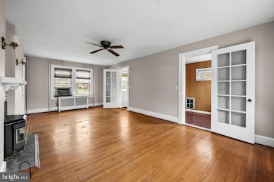 100 Clarendon Ave, Pikesville, MD 21208 - photo 6