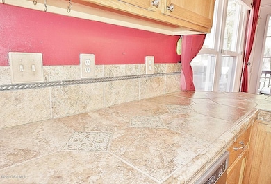 408 Hampshire Place, Jacksonville, NC 28546 - photo 5