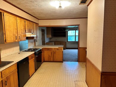 815 Howe St, McComb, MS 39648 - photo 3