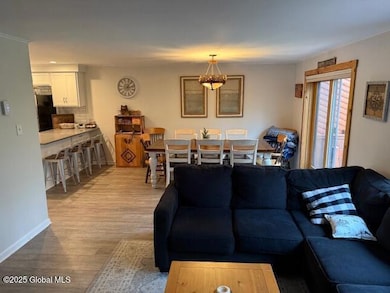 30C LIVING ROOM 1