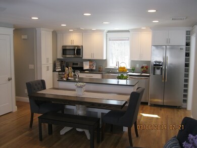 385 Gilbert St unit 1, Mansfield, MA 02048 - photo 5