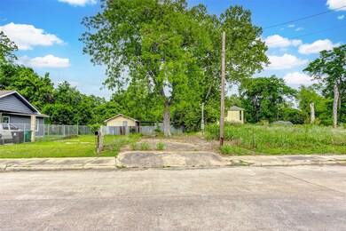 6806 Tuskegee St, Houston, TX 77091 - photo 2