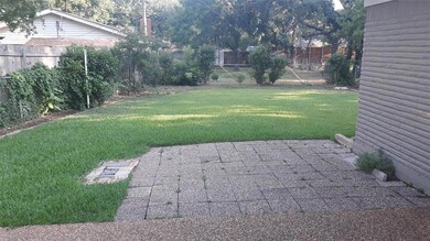 833 W Redbud Dr, Hurst, TX 76053 - photo 3