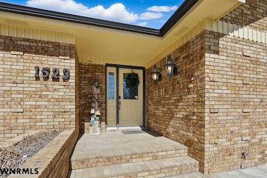 1523 Idlewylde Dr, Scottsbluff, NE 69361 - photo 4