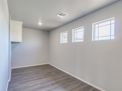 2470 Secretariat Pass, Guthrie, OK 73044 - photo 7