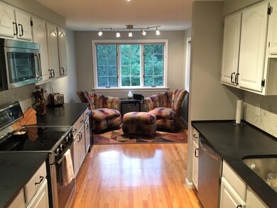 39 Lebeaux Dr, Shrewsbury, MA 01545 - photo 3