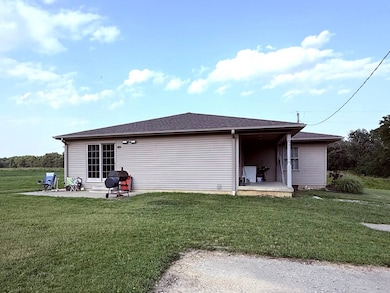 1911 N Stringtown Rd, Olney, IL 62450 - photo 3