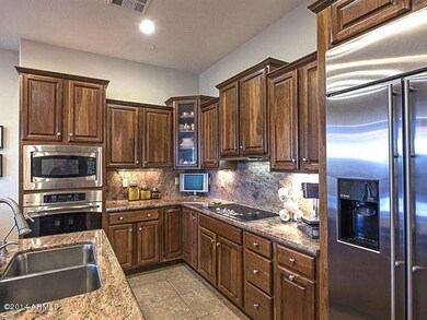 006_Upgraded Cabinets & Granite
