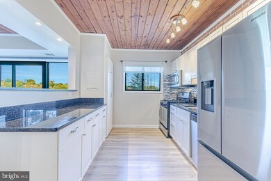 53 Skyhill Rd unit 303, Alexandria, VA 22314 - photo 6