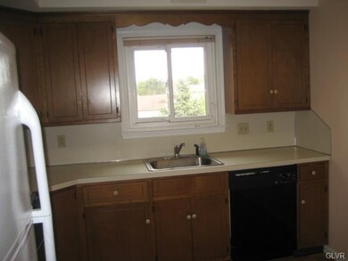 897 Cold Spring Rd unit 12, Allentown, PA 18103 - photo 3