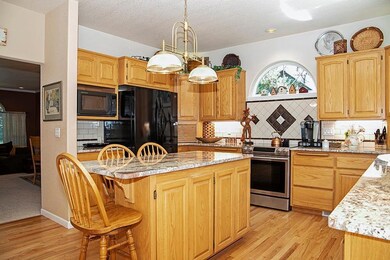 1029 NW Regent Dr, Grants Pass, OR 97526 - photo 6