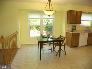 17372 Hilltop Dr, Purcellville, VA 20132 - photo 3
