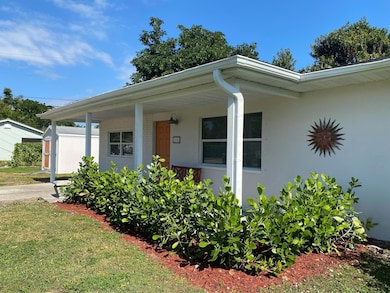 1681 NW Palm Lake Dr, Stuart, FL 34994 - photo 4