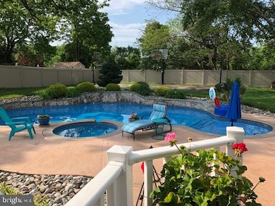 904 Mannington Dr, Williamstown, NJ 08094 - photo 4