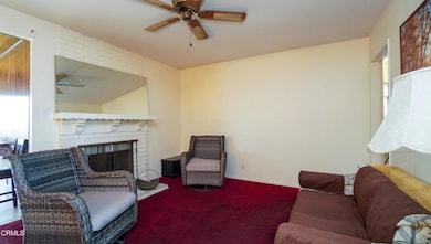 172 W Yucca St, Oxnard, CA 93033 (Living