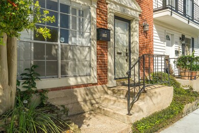 Small porch with steps