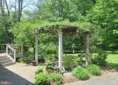 111 Viewpoint Dr, Downingtown, PA 19335 - photo 2