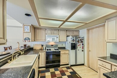07 Kitchen