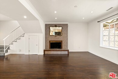 21801 Martinez St, Woodland Hills, CA 91364 - photo 3