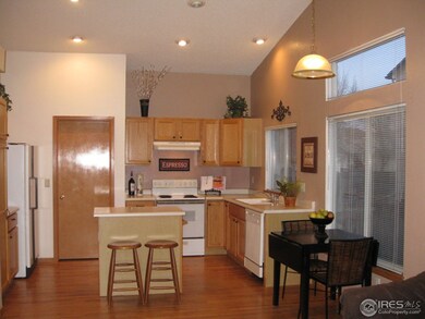 Large Eat-In Kitchen