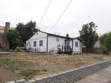 812 2nd St, Asotin, WA 99402 - photo 2