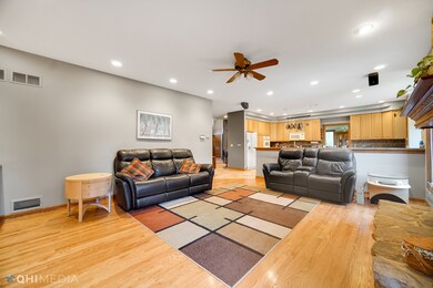 618 Hillside Rd, Glenview, IL 60025 - photo 7