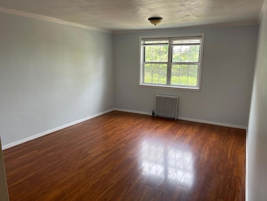 78-05 Park Dr E unit 4B, Kew Gardens Hills, NY 11367 - photo 3