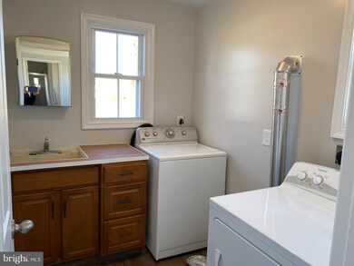 403 Palmyra Rd, Edinburg, VA 22824 - photo 3